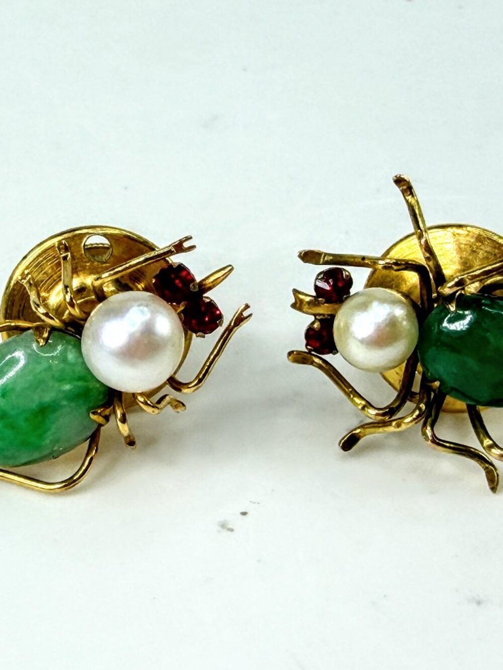 Vintage Jadeite Pearl Red Gemstone Insect Bee Brooch 18x11mm - One Piece JR2022